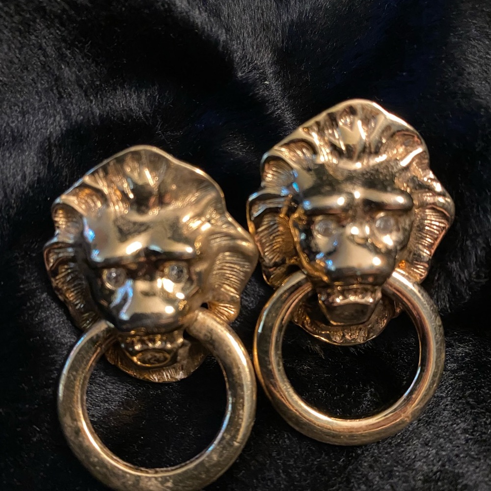 VINTAGE KENNETH JAY LANE LION DOOR KNOCKER EARRINGS